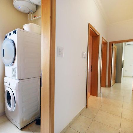 Modern 3Br Stylish & Spacious Apartment - Close To Sliema Promenade Gzira Bagian luar foto