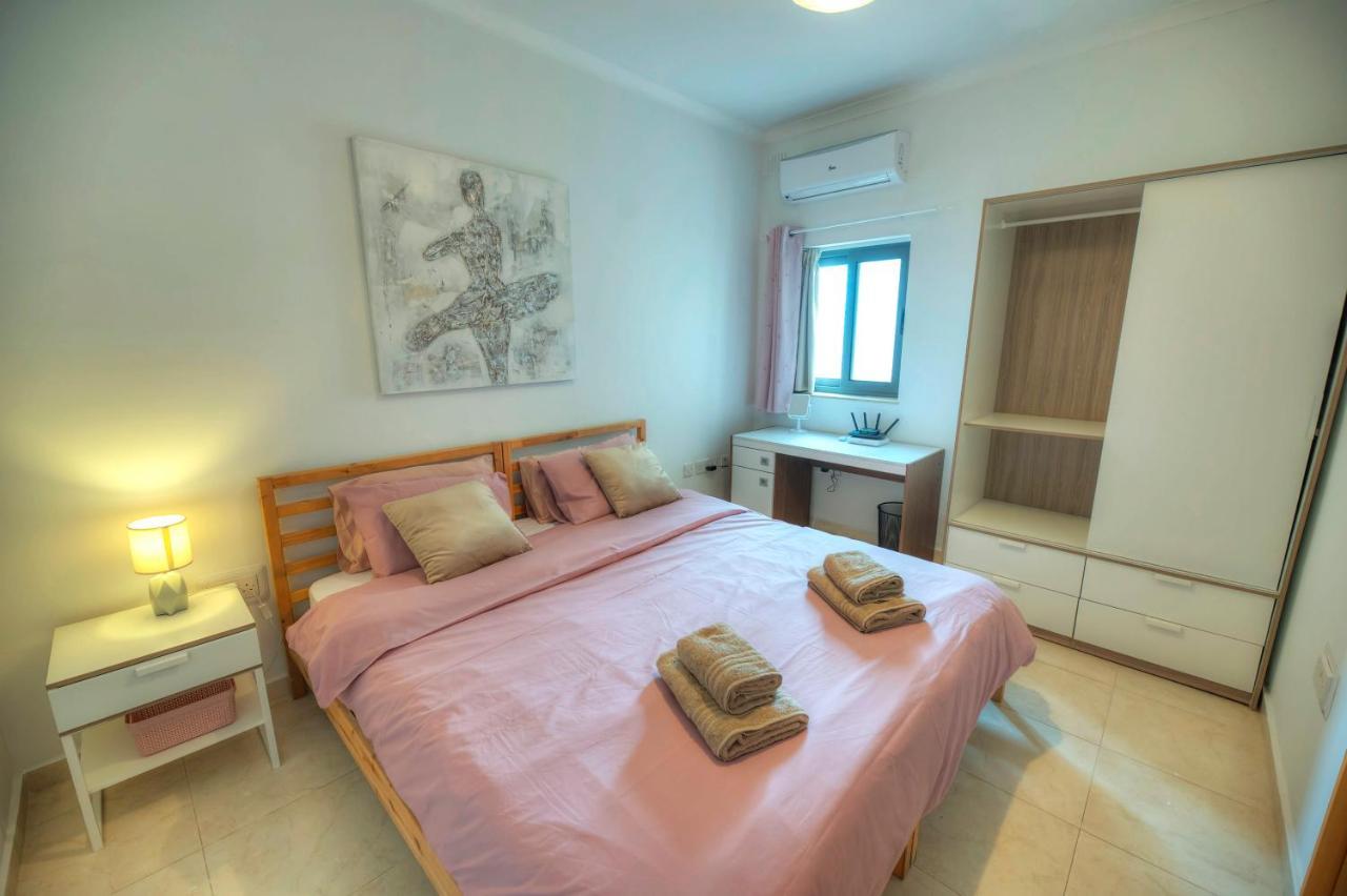 Modern 3Br Stylish & Spacious Apartment - Close To Sliema Promenade Gzira Bagian luar foto