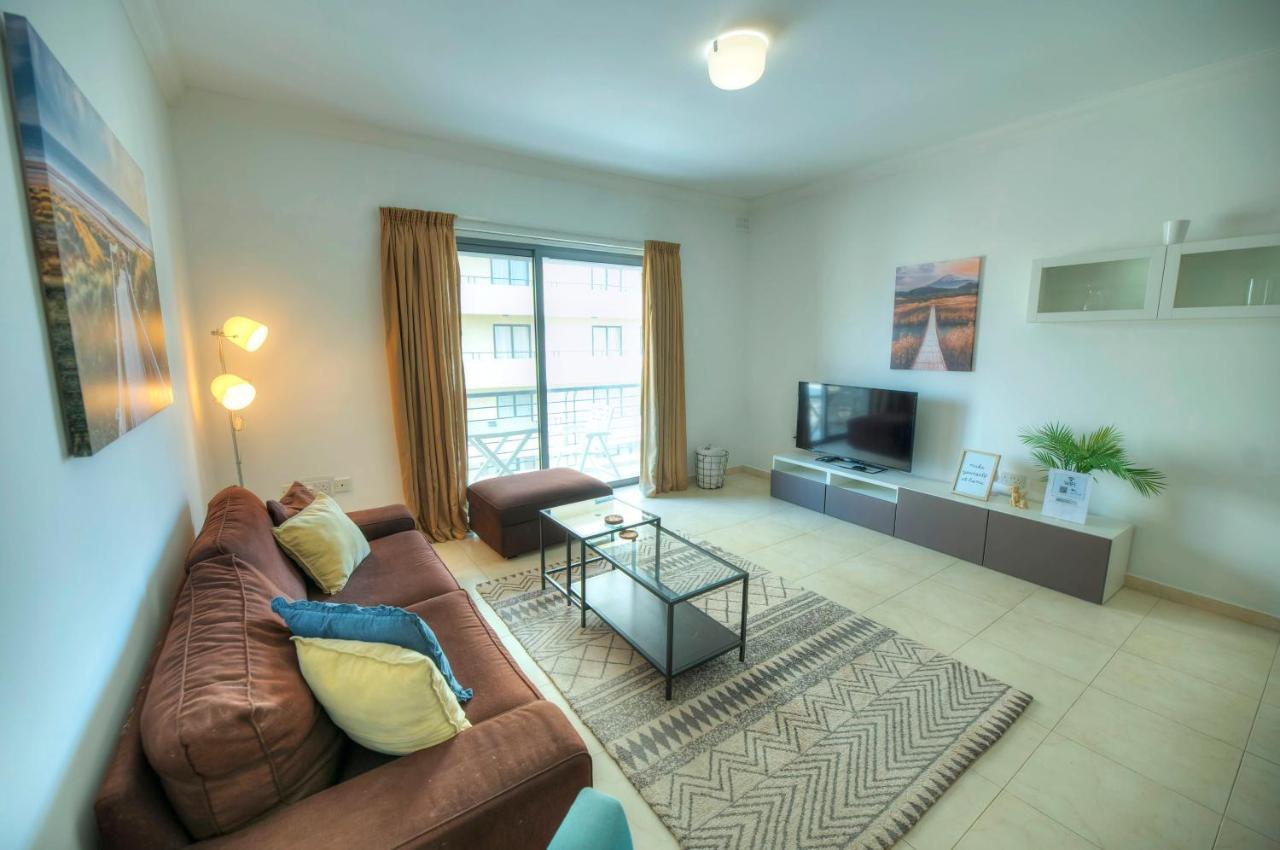 Modern 3Br Stylish & Spacious Apartment - Close To Sliema Promenade Gzira Bagian luar foto