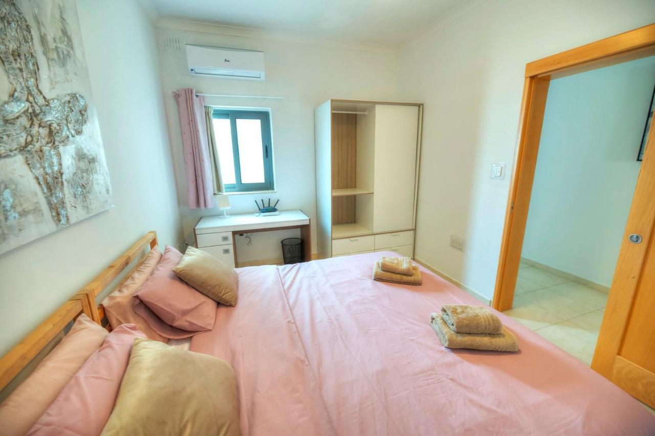 Modern 3Br Stylish & Spacious Apartment - Close To Sliema Promenade Gzira Bagian luar foto