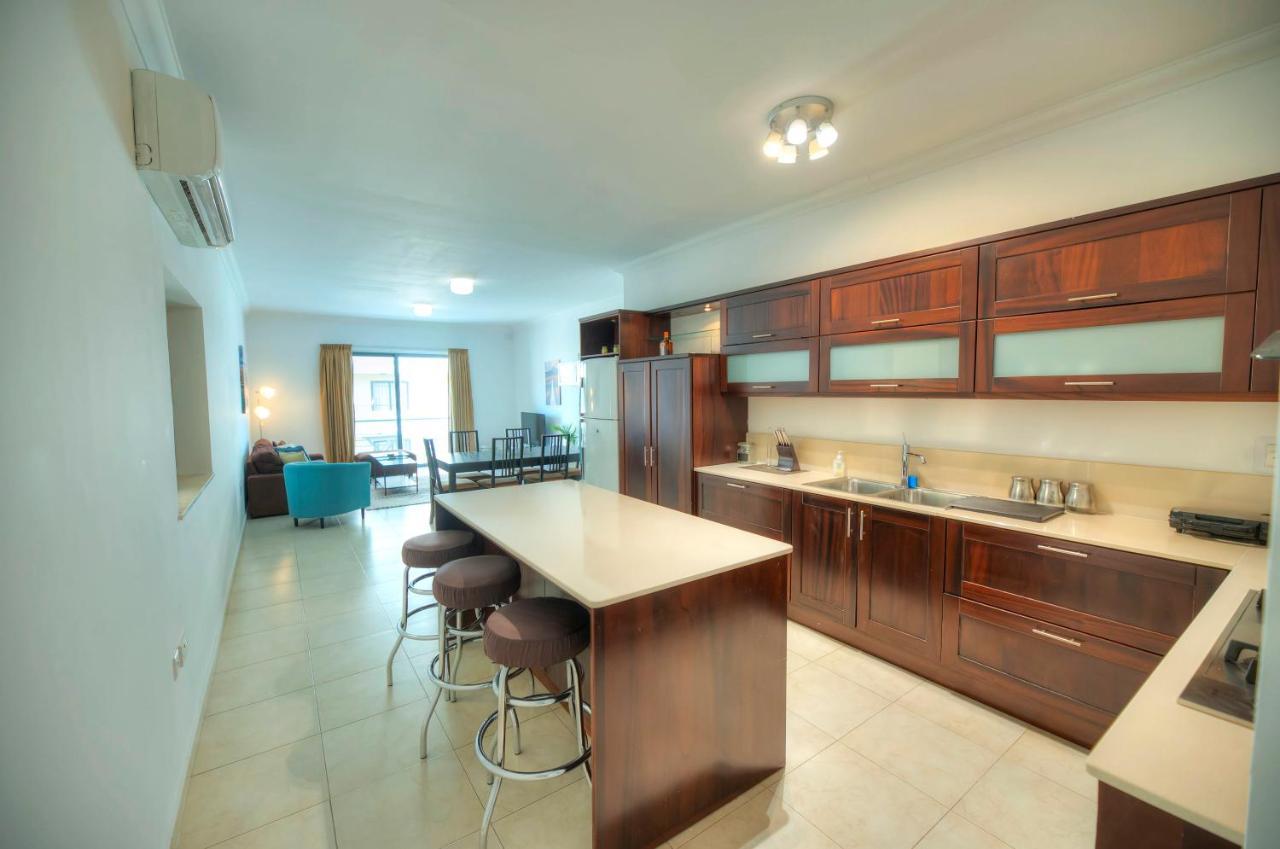 Modern 3Br Stylish & Spacious Apartment - Close To Sliema Promenade Gzira Bagian luar foto