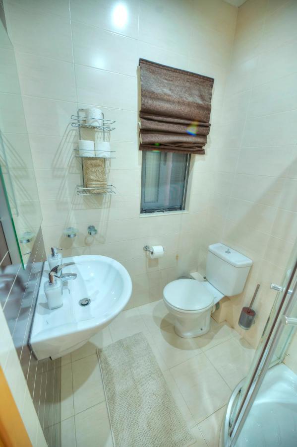 Modern 3Br Stylish & Spacious Apartment - Close To Sliema Promenade Gzira Bagian luar foto