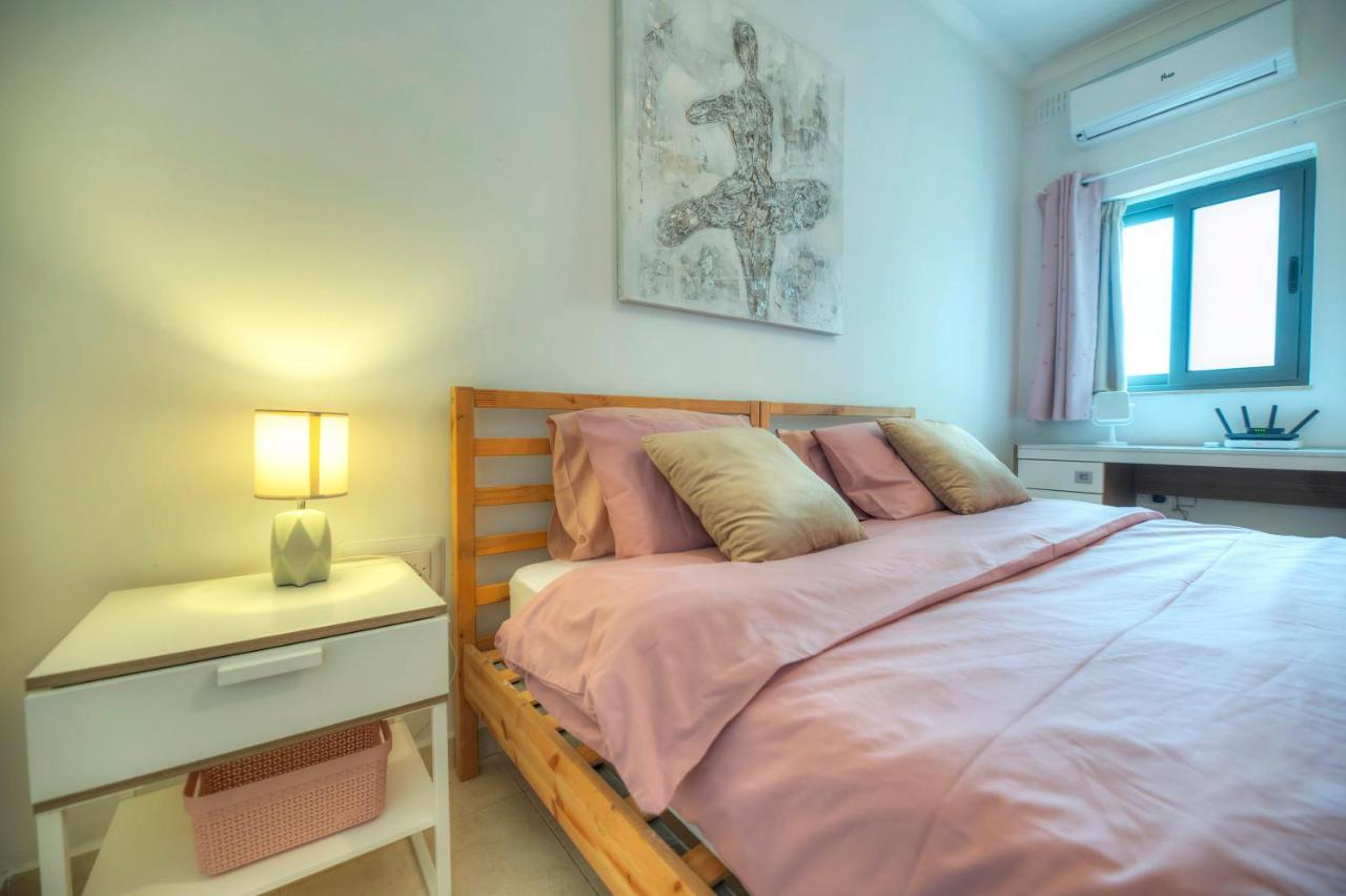 Modern 3Br Stylish & Spacious Apartment - Close To Sliema Promenade Gzira Bagian luar foto