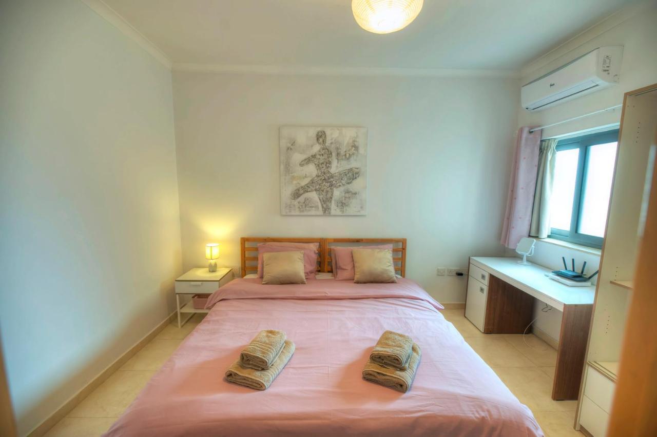 Modern 3Br Stylish & Spacious Apartment - Close To Sliema Promenade Gzira Bagian luar foto