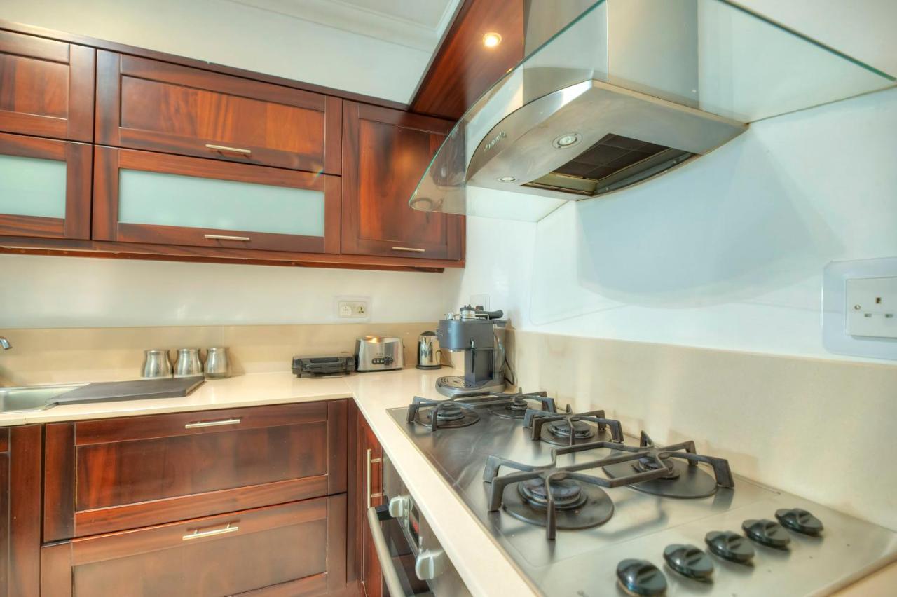 Modern 3Br Stylish & Spacious Apartment - Close To Sliema Promenade Gzira Bagian luar foto