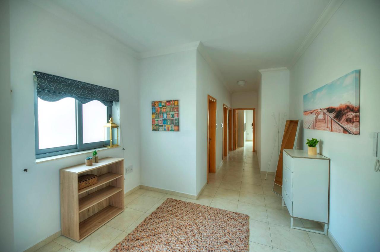 Modern 3Br Stylish & Spacious Apartment - Close To Sliema Promenade Gzira Bagian luar foto