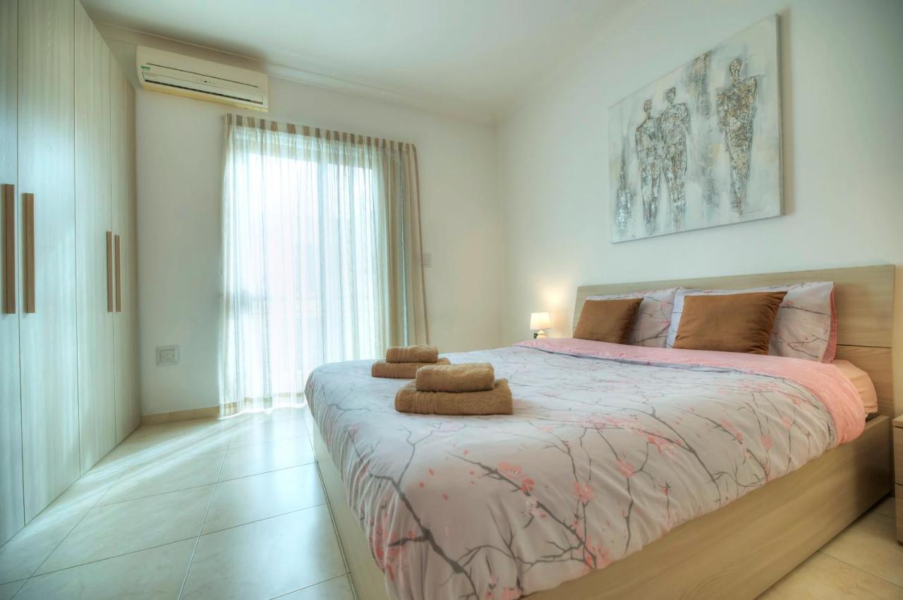 Modern 3Br Stylish & Spacious Apartment - Close To Sliema Promenade Gzira Bagian luar foto