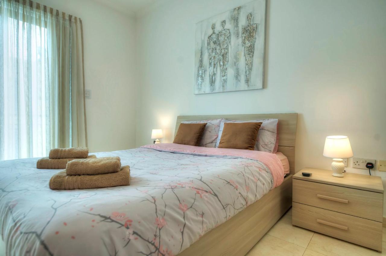Modern 3Br Stylish & Spacious Apartment - Close To Sliema Promenade Gzira Bagian luar foto