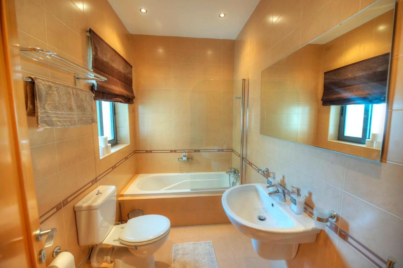 Modern 3Br Stylish & Spacious Apartment - Close To Sliema Promenade Gzira Bagian luar foto
