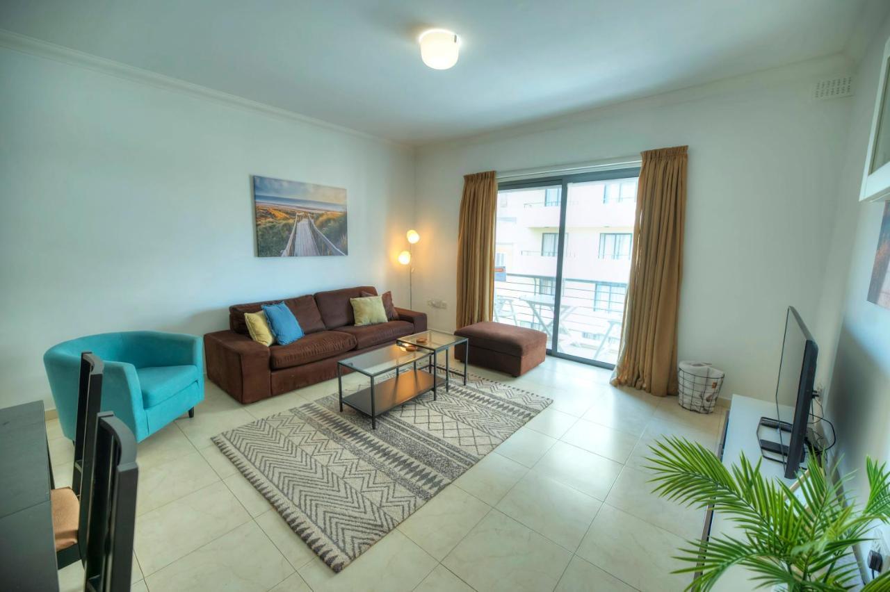 Modern 3Br Stylish & Spacious Apartment - Close To Sliema Promenade Gzira Bagian luar foto