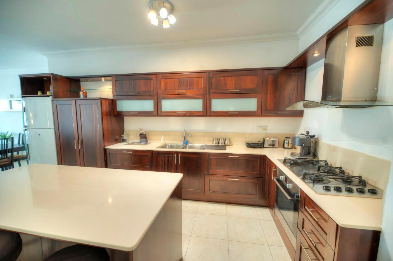 Modern 3Br Stylish & Spacious Apartment - Close To Sliema Promenade Gzira Bagian luar foto