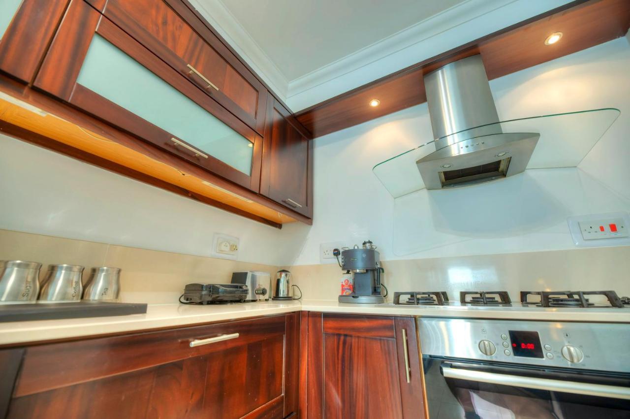 Modern 3Br Stylish & Spacious Apartment - Close To Sliema Promenade Gzira Bagian luar foto