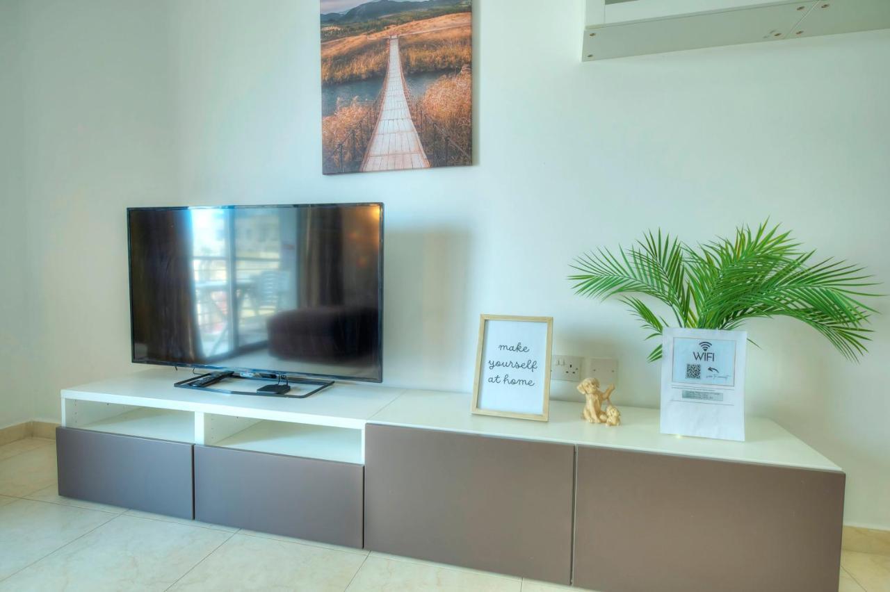 Modern 3Br Stylish & Spacious Apartment - Close To Sliema Promenade Gzira Bagian luar foto