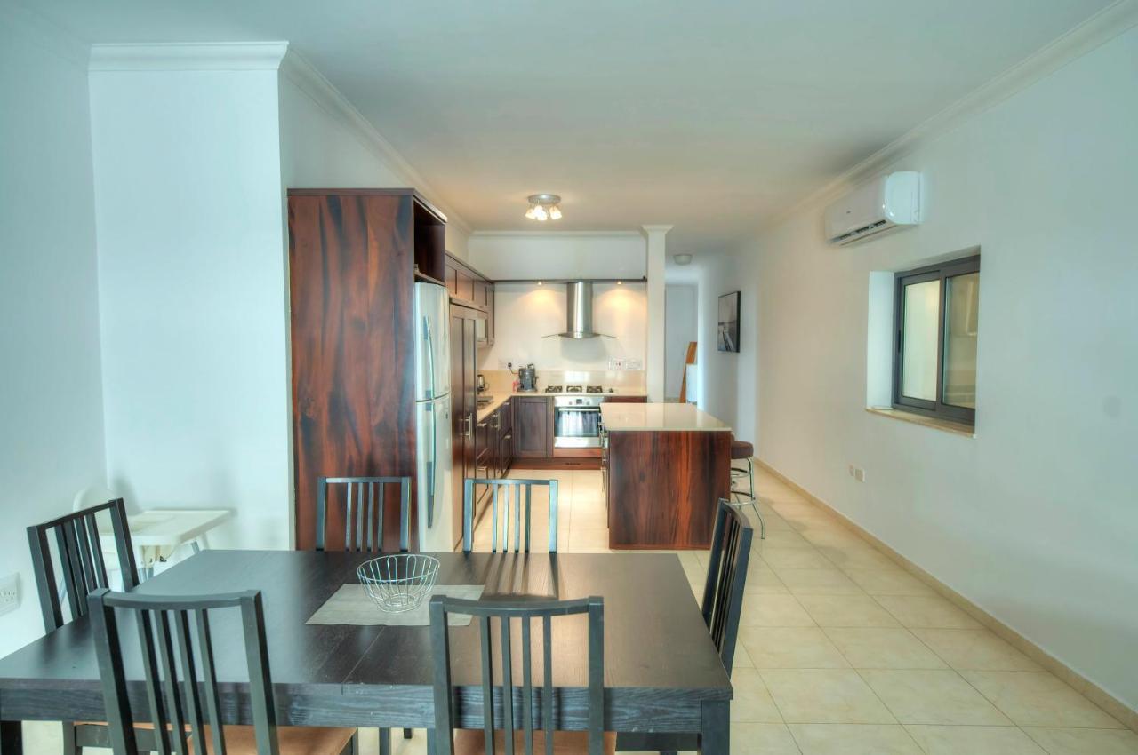 Modern 3Br Stylish & Spacious Apartment - Close To Sliema Promenade Gzira Bagian luar foto