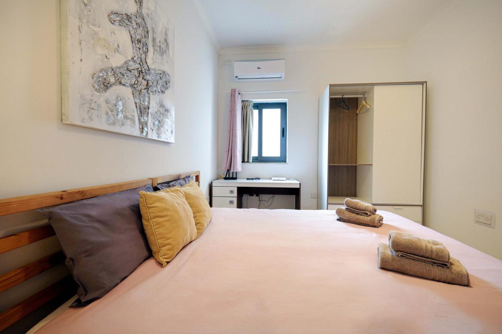 Modern 3Br Stylish & Spacious Apartment - Close To Sliema Promenade Gzira Bagian luar foto