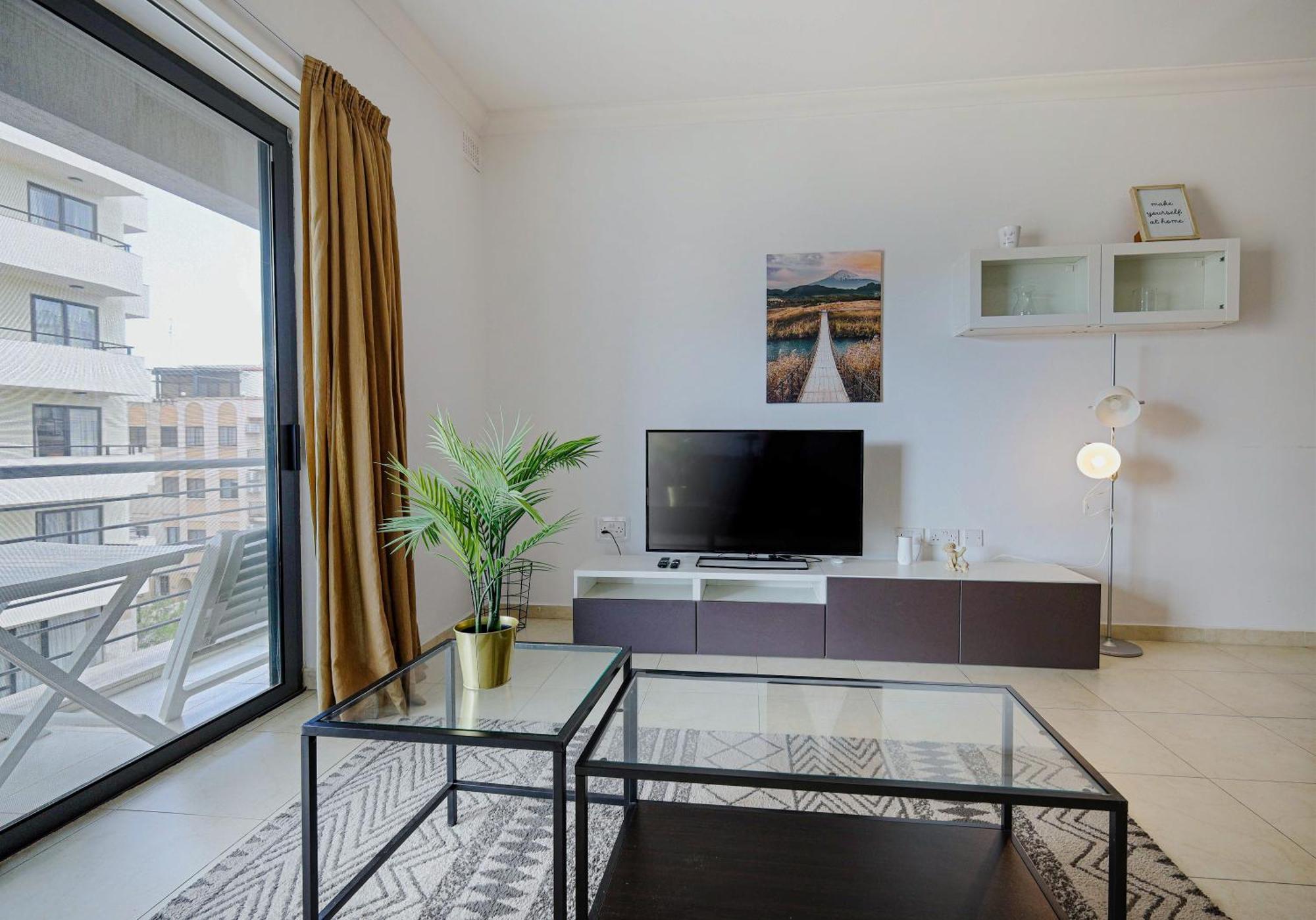 Modern 3Br Stylish & Spacious Apartment - Close To Sliema Promenade Gzira Bagian luar foto