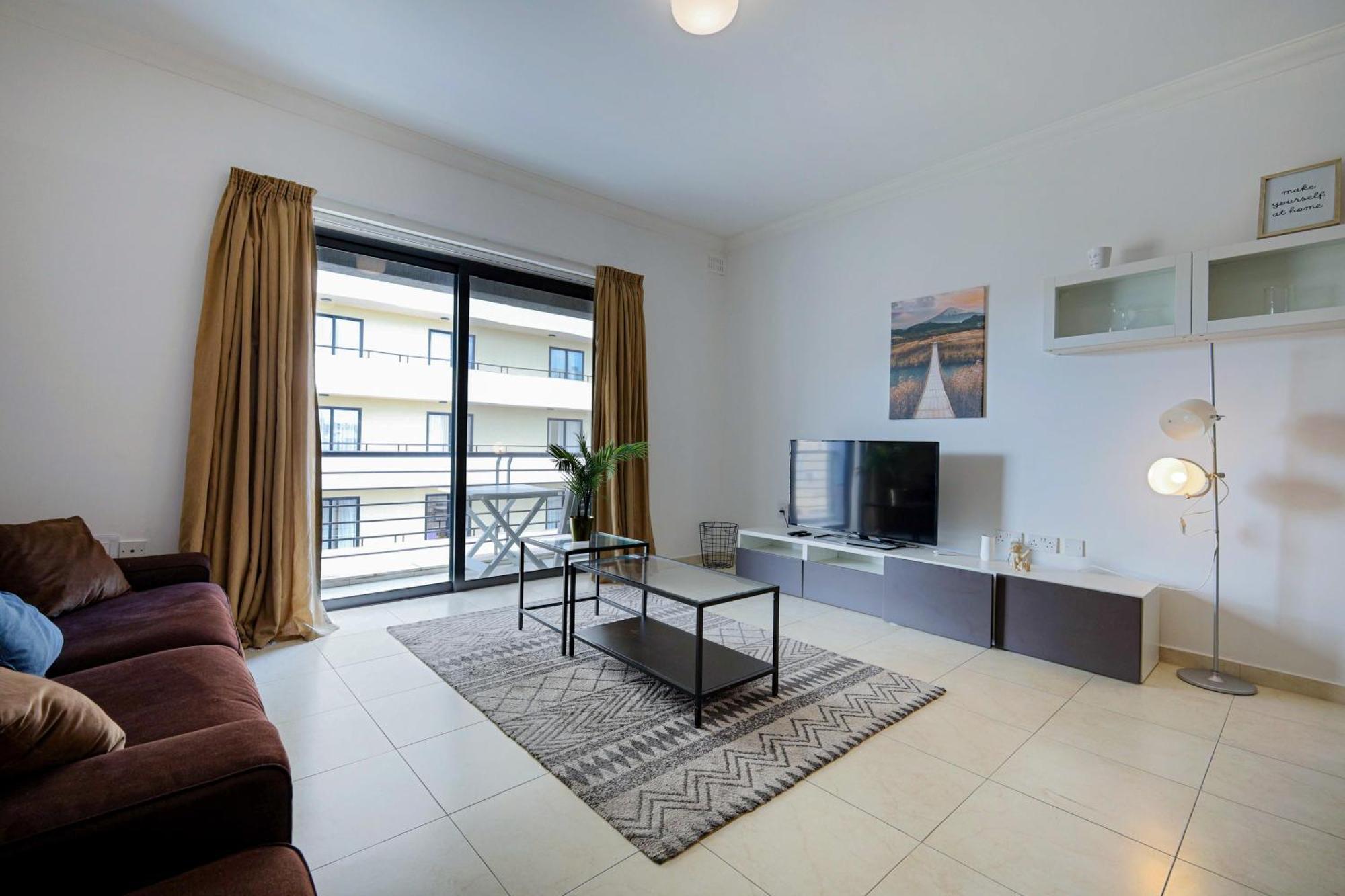 Modern 3Br Stylish & Spacious Apartment - Close To Sliema Promenade Gzira Bagian luar foto