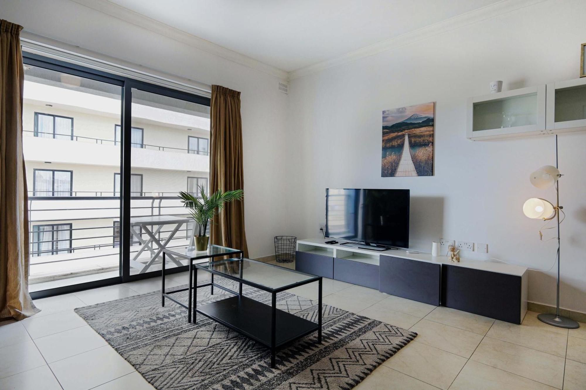 Modern 3Br Stylish & Spacious Apartment - Close To Sliema Promenade Gzira Bagian luar foto